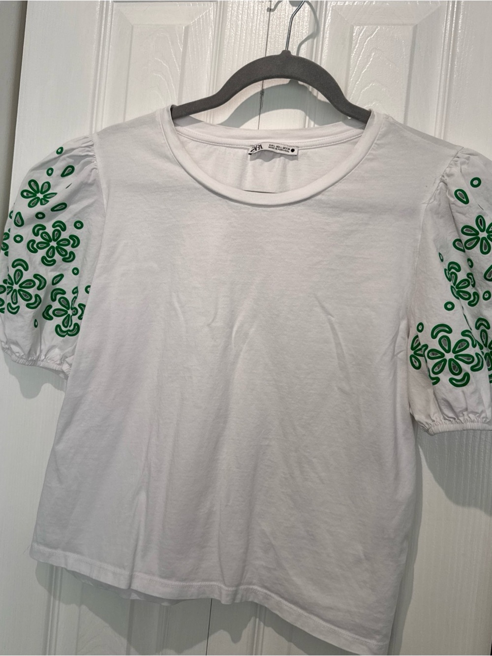 Zara White Short Sleeve Puff Top with Green Floral Embroidery